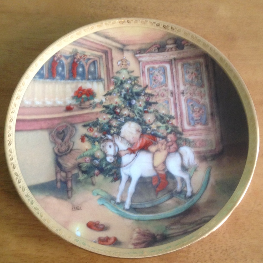 Lisi Martin Christmas Plate-FINAL PRICE